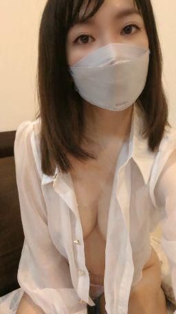 cyndibaby : QQ的ㄋㄟㄋㄟ，有人想摸嗎~~
#美乳