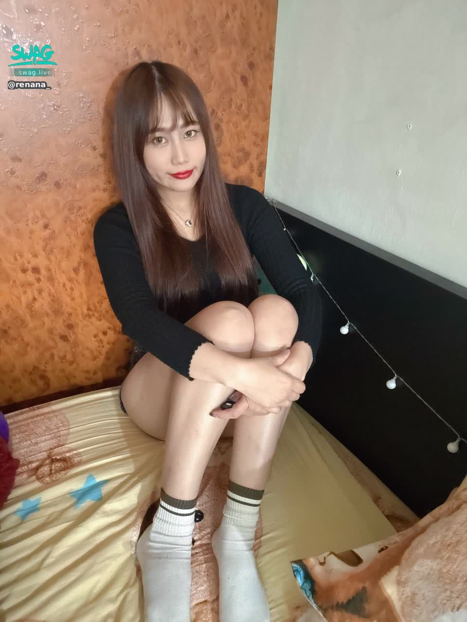 renana_ : Babe沒有你可以抱抱
只好抱著胖胖的自己🥹