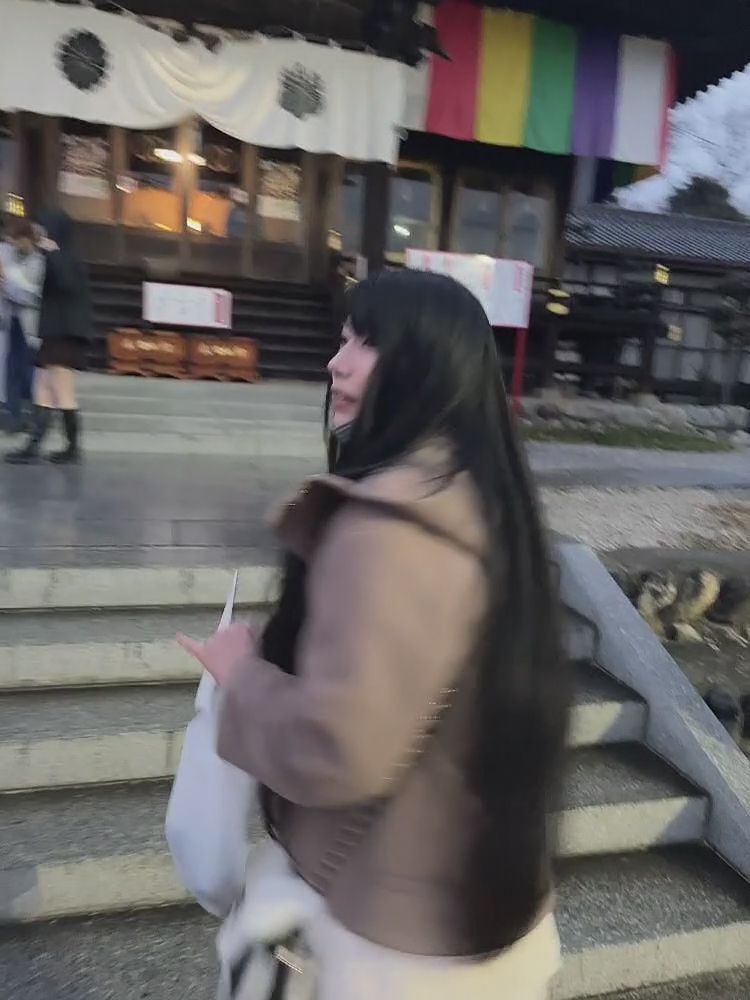 chiori_chan : お賽銭するとこないなってなって、違うとこでお参りしちゃったんだけど
あったからもう一回おまいりする!!!