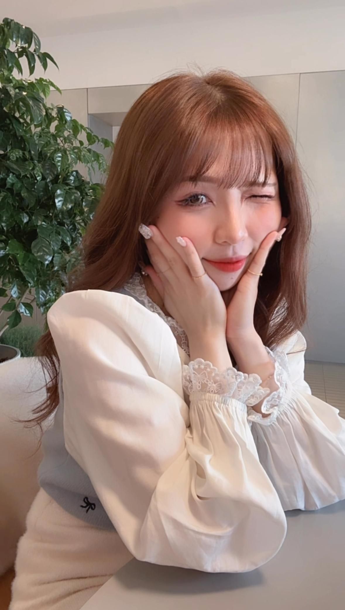 sexyrabbitt : 美好的早晨 有兔兔陪伴🩵🤍