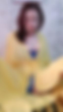 julielove : m-shaped legs 🤤