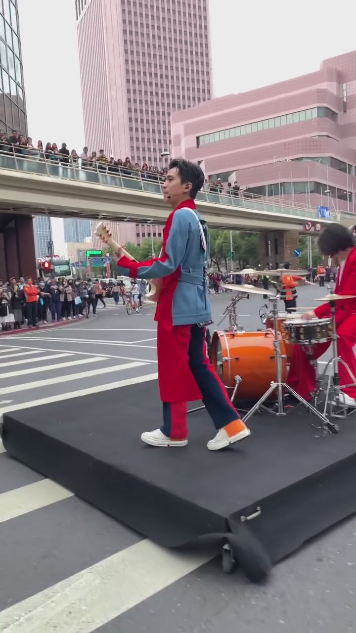 damur.fashion : 造成騷擾;)
台北時裝週