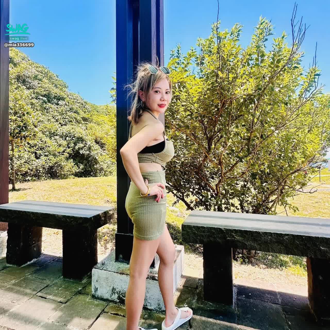 m*******9 : 這樣的身材你給幾分?私訊告訴我🥰送你一部珍藏影片😈
#sexy #性感 #日常 #生活 #奶 #大奶🔥 #露臉 #可愛 #長腿 #翹屁股 #全swag顏值最高