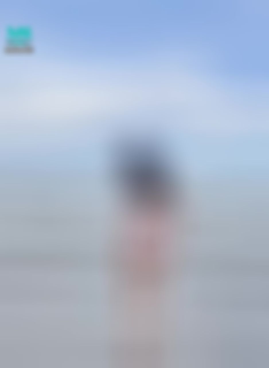 mline032 : beach or bitch 😛😛