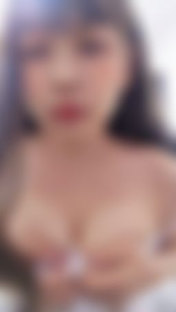 lolo1004 : 是清純還是性感呢❤️