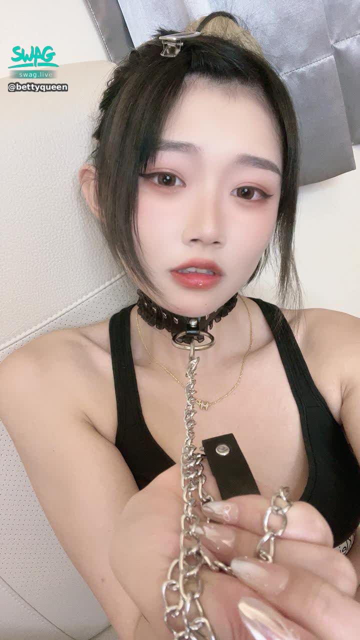 bettyqueen : 主人..牽繩掉了🥵🥵
