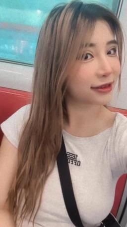 alice_life : 不穿內衣露點在捷運上不停給人人看超害羞