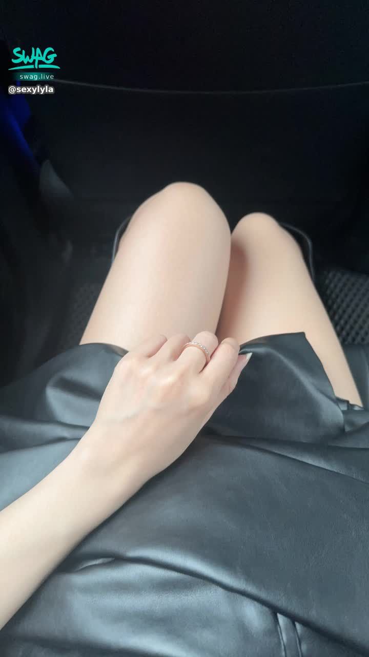 sexylyla : 今天的突襲直播真的出乎我意料
看到好多支持我的哥哥依然還是在就覺得很感動❤️
謝謝哥哥一路以來的照顧😘

✨聊天室鑽石數降低的活動還在進行中呦💋
直播間不敢公開對我說的話都可以在聊天室說
讓我來承擔你的慾火😈