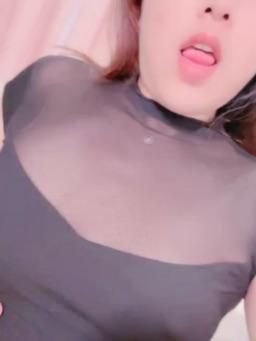 wanna_honey : 有人喜歡穿衣服看激凸的樣子嗎