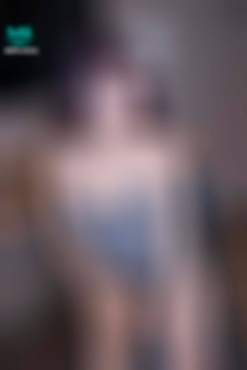 jolin_horny : 喜歡我的胸還是腿呢？還是都要？😜