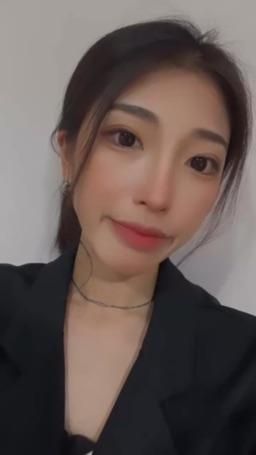sexyecho : 今天好忙好熱 好濕😗