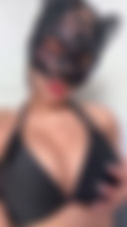 wannass : 晚點凌晨如果不累的話就直播只是那個來，如果不介意的話可以看唷💦💦💦💦這週人家都有空#sexy #性感  #騷