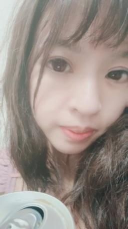 lovemeredith : 喝可樂解口渴，那身體的渴，等你來解，好不好？