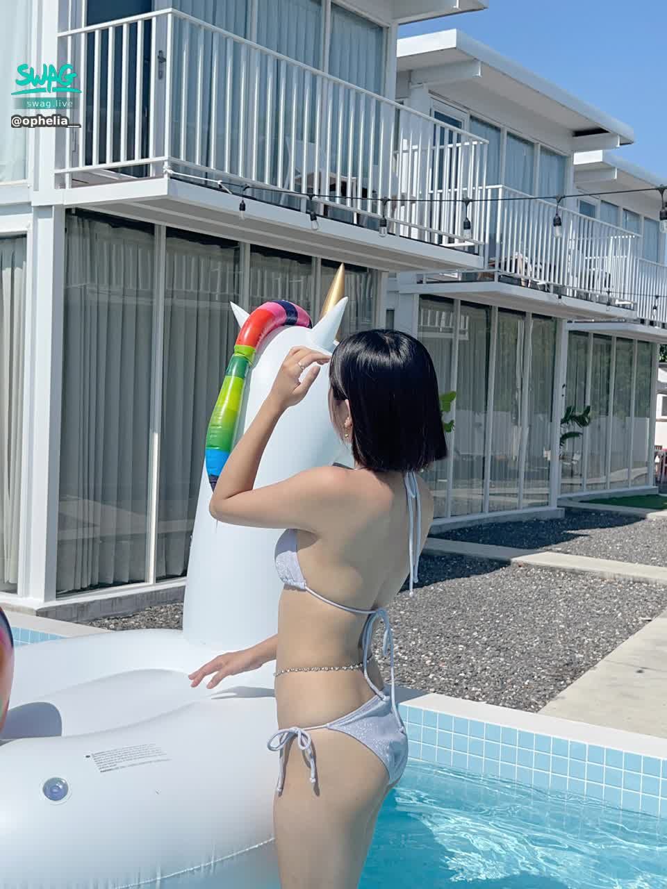 ophelia__ : 夏天最適合穿比基尼啦👙