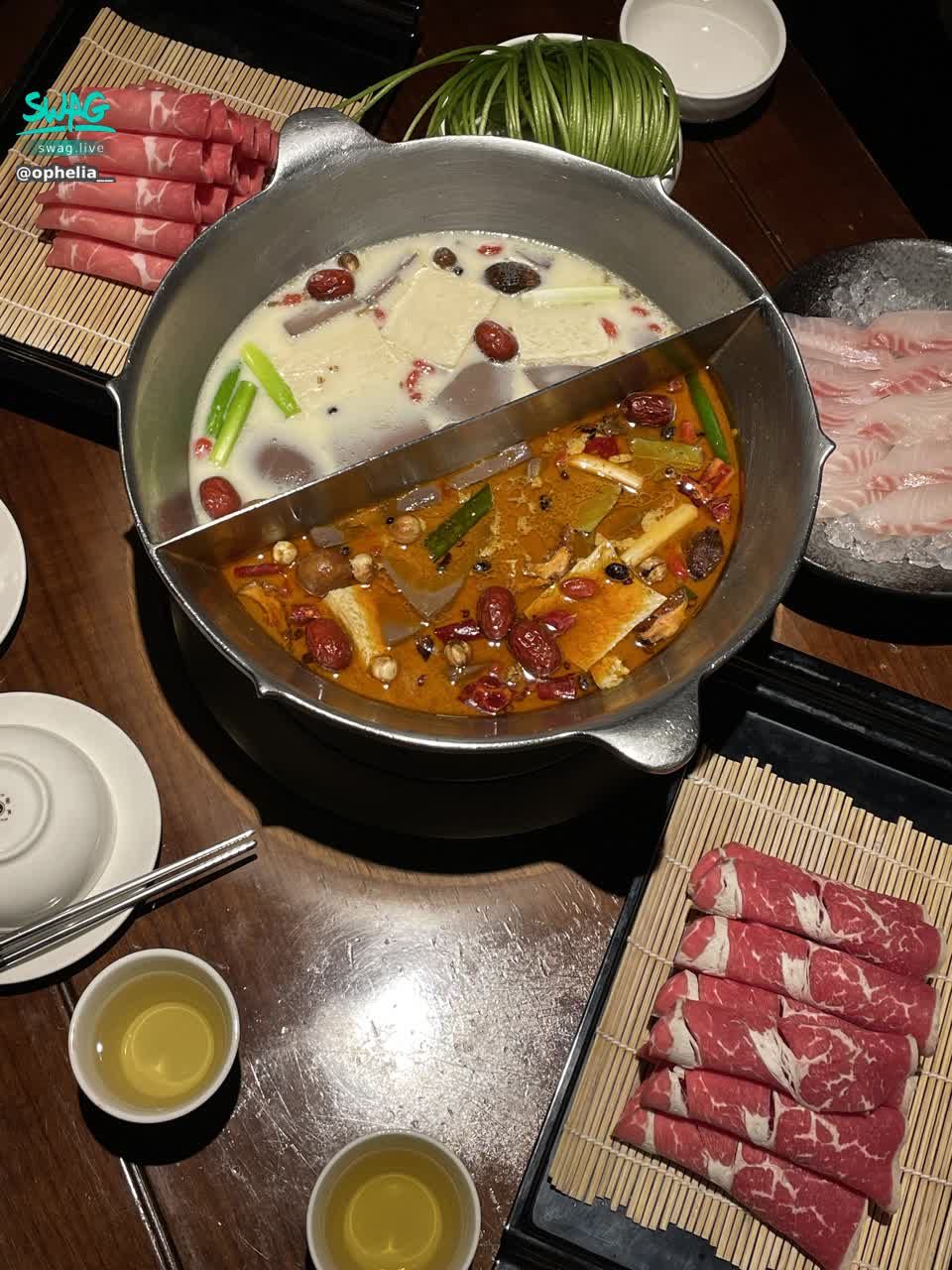 ophelia__ : 愛吃美食的莉莉🍚
吃火鍋好幸福～～～
Babe喜歡吃火鍋嗎～？
