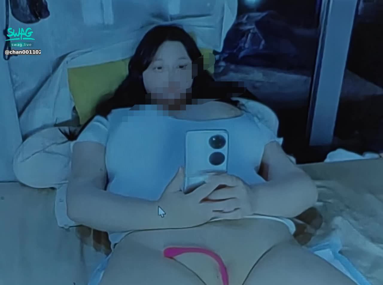 chan001102 : 5/1（四）17:00 户外挑战
50万夹跳蛋坐地铁自慰喷水Babe
#主题直播Babe