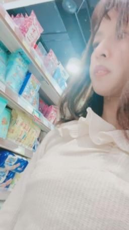 lovemeredith : 逛生活用品店，好想睡覺，你要陪我嗎？