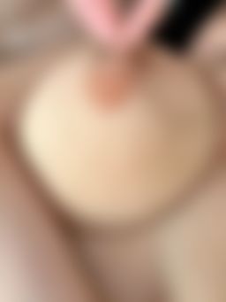 kathyicup : 被用力揪乳頭、被叫騷母狗、母豬😈痛爽痛爽的⋯下面的騷穴早就濕一片了💦🔞