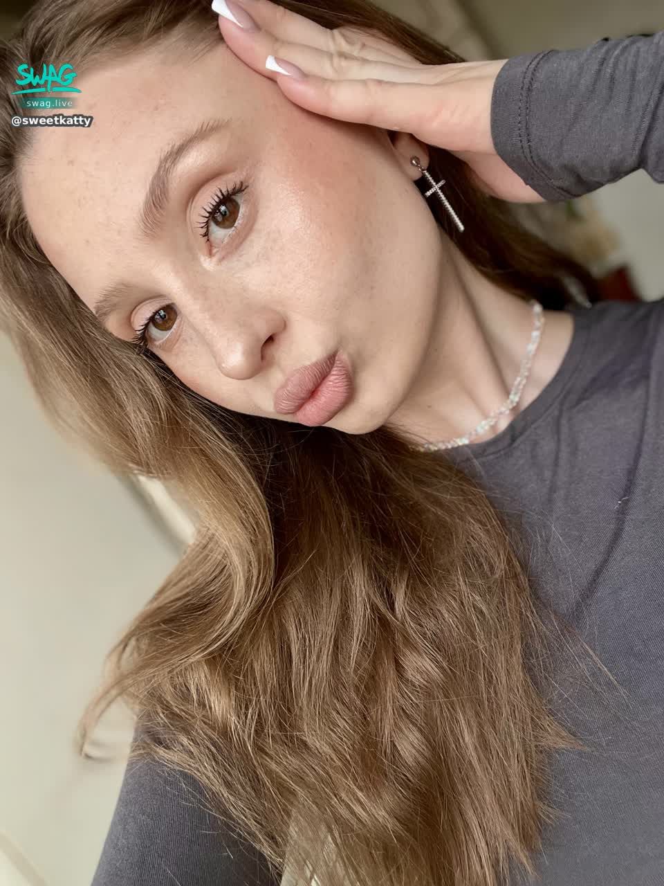 sweetkatty : hi 👋🏻