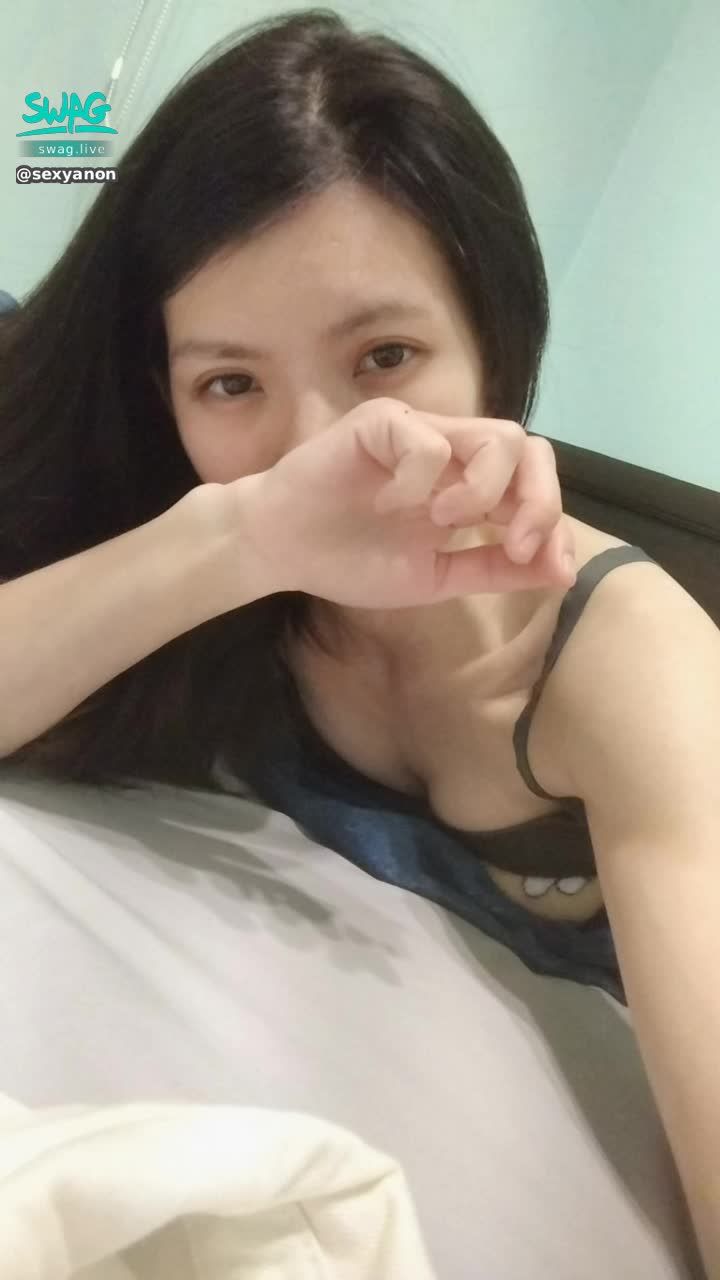 sexyanon : 正職工作消耗大量的社交能量，我沒有心力顧到swag 😭 現在有覺得電量有在充了，明天晚上直播 ！！