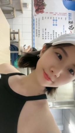 ouopuppy : 本來是想低調一個人的約會結果被抓來吃飯了哈哈哈🤣