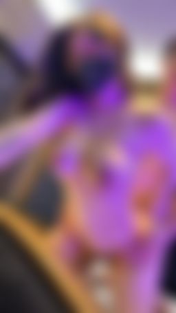 daxiangtw : 她的騷穴緊緊夾住，插進去根本停不下來