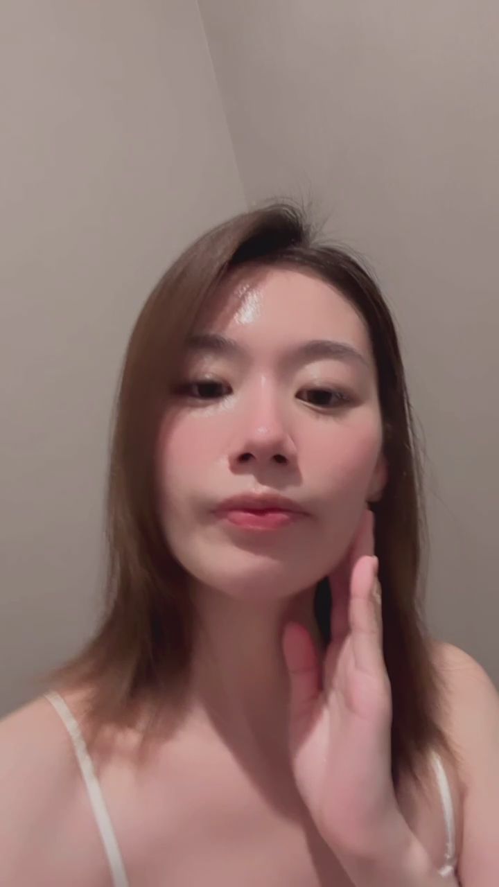 kelly8634130 : 最近太忙碌了~比較少直播🥰你們有想我嗎~~私訊找我約會呀🤣想帶我逛街還是吃美食呢😍
#sexy #性感 #生活 #露臉 #可愛 #全swag顏值最高 #約會