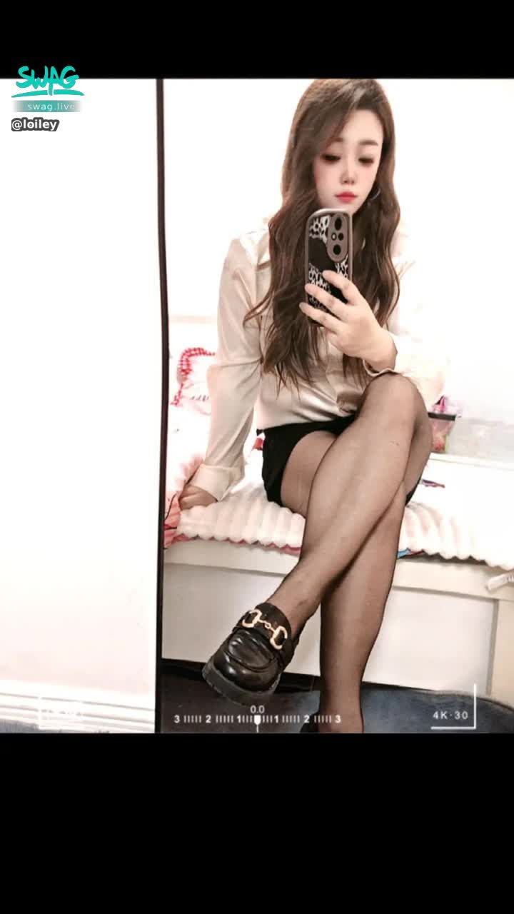 loiley : 丝袜美腿