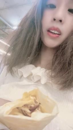 lovemeredith : 土耳其的咖哩起司雞肉捲還滿好吃，你想不想吃呀