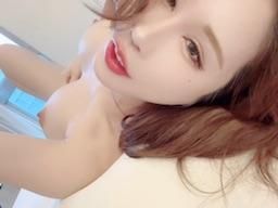 sexyyui : 《全裸刮毛、濕漉漉白虎現身》part1