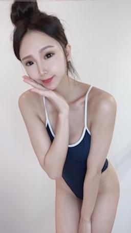 chloeebb : 死庫水萌妹喜歡這樣的誘惑嗎🔥