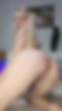cuteairin19 : Do you like my ass?😘