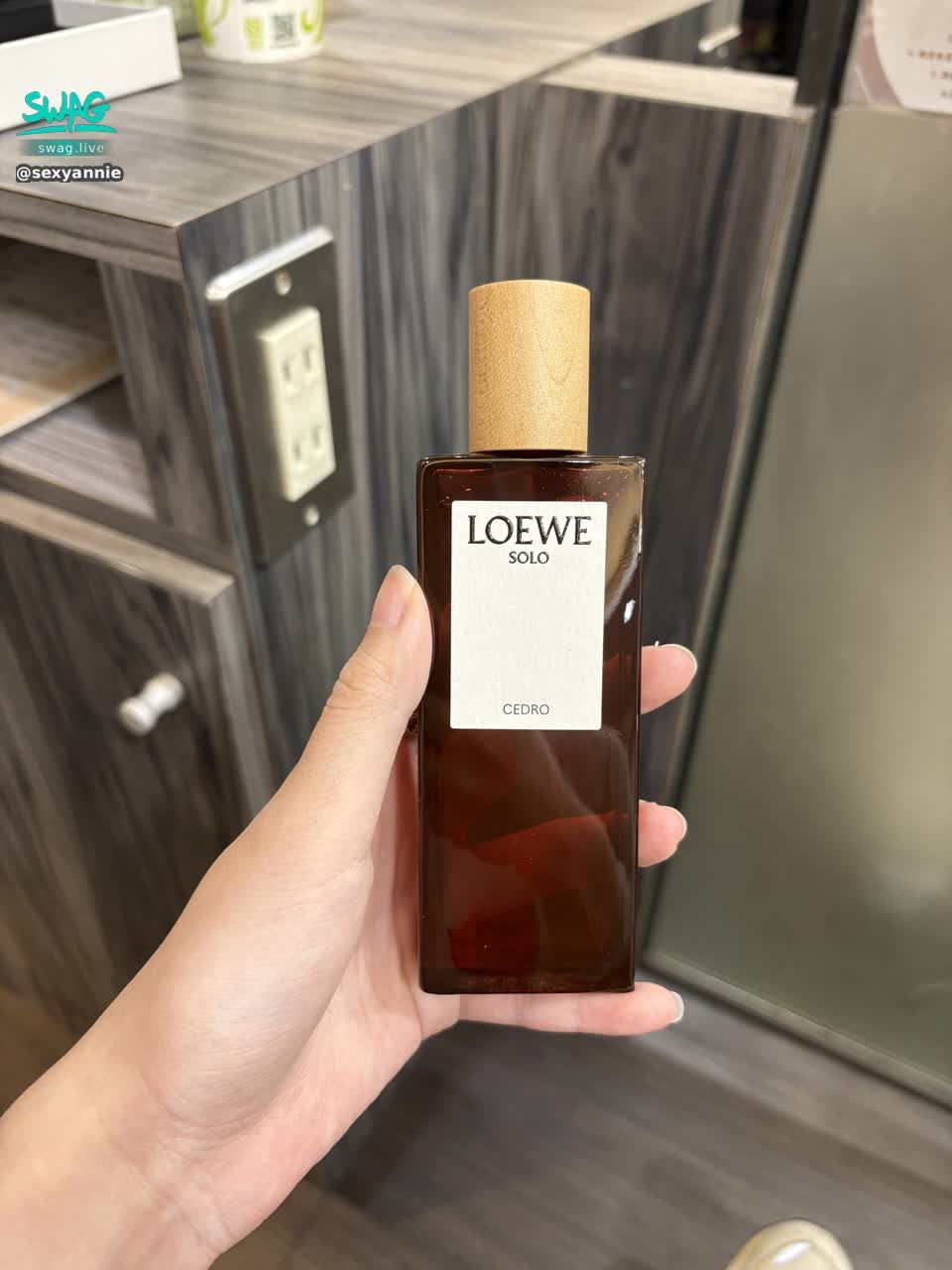 sexyannie : #香精
LOEWE木質調
#早安