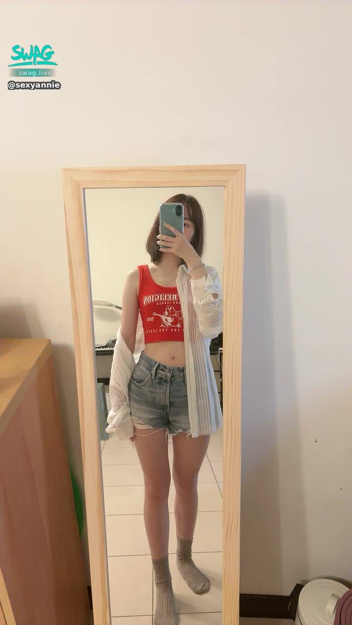 sexyannie : 今日的ootd 
假期最後一天
大家有出去走走嗎