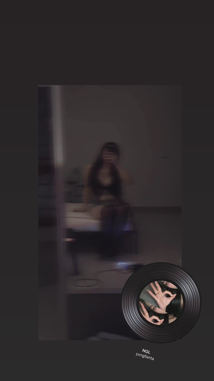  : 