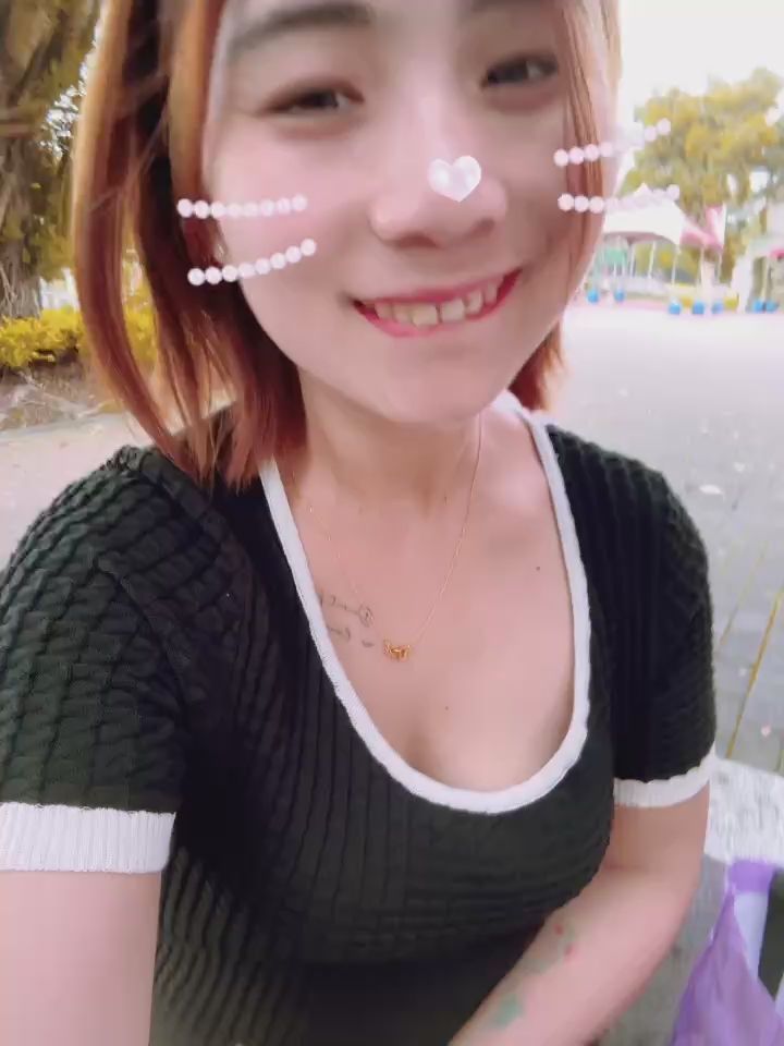 pizza_0705 : 今天天氣真好~很適合出門逛街❤約會穿這套紅色內衣😜你說好不好🥰

#性感 #sexy #露臉 #奶 #約會 #誘惑 #可愛 #全swag顏值最高