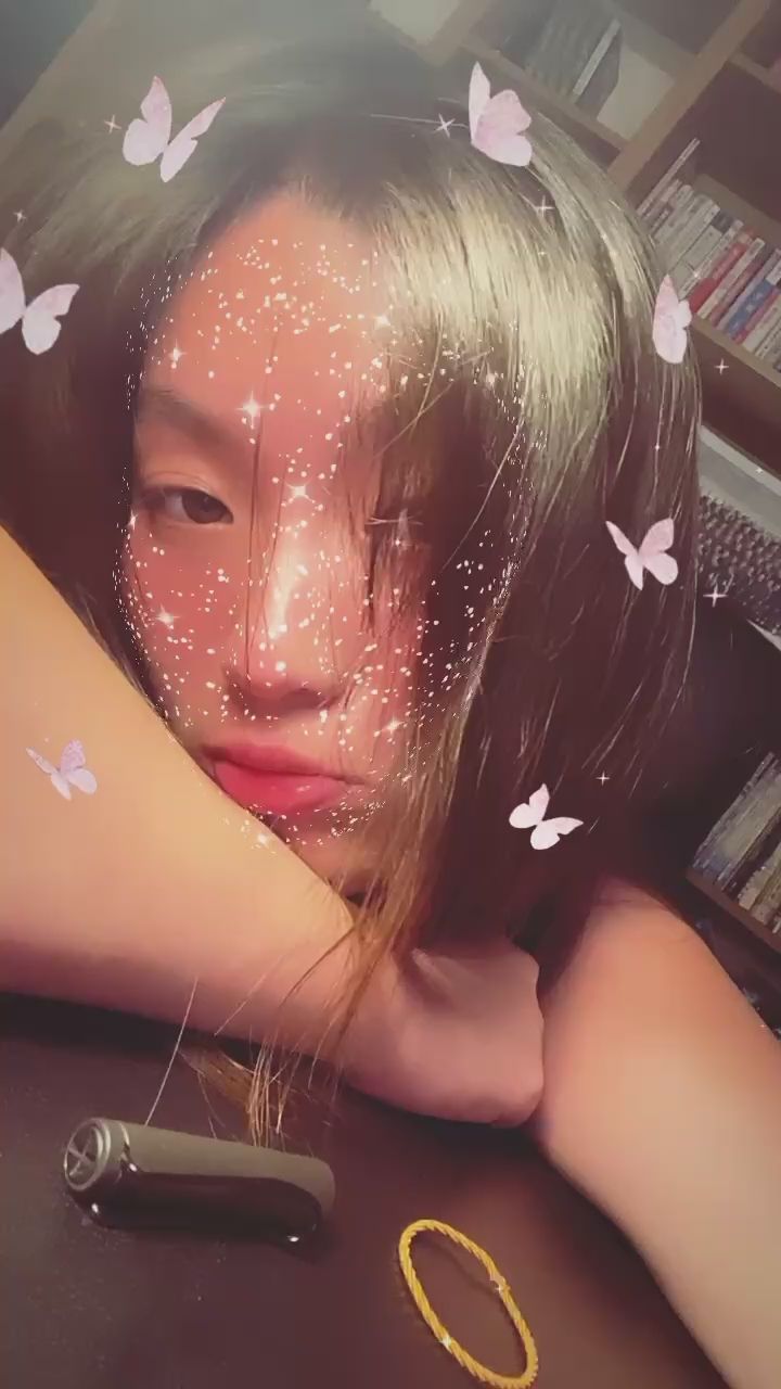 _matcha_ : 新人報到❤今天晚上十點半上播🥰記得來跟我聊天呦~好害羞😜第一次上播請好好疼惜我✨✨
#新人 #露臉 #首播 #可愛 #sexy #性感 #甜美 #全swag顏值最高
