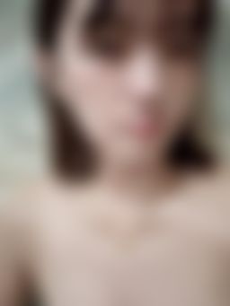 karensw : Babe哥哥泡溫泉嗎😈
