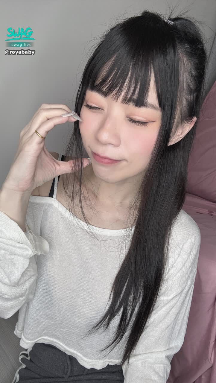 royababy : ❤️本週限定❤️福利放送原味內衣褲陪伴你

⭐️本週5/5-5/11每日中午12點公布當日關鍵字🎉
⭐️每日任務👉私訊一句當日關鍵字（單獨私訊一句，不可與其他活動或文字一起回覆，才算達成當日任務）
⭐️連續7天都有完成任務，就可以獲得原味內衣褲一套🎁

⭐️達成4天任務🎁獲得原味內褲1件

5/5本日關鍵字：「芽芽好香」