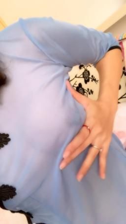 elsababy : 隔著紗～舔起來是什麼感受🥰😈