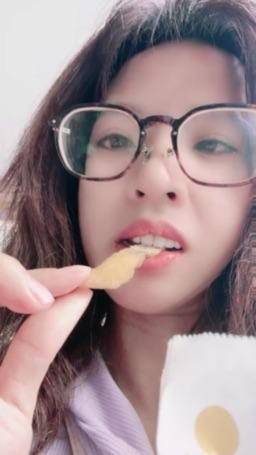 lovemeredith : 地瓜薯條沒有你的老二粗，你要不要交出來滿足我