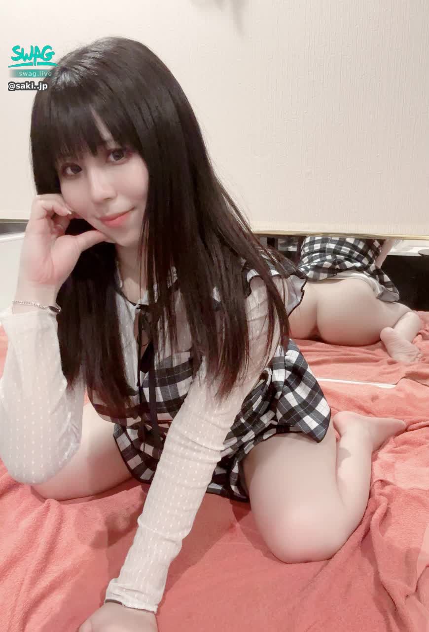  : 