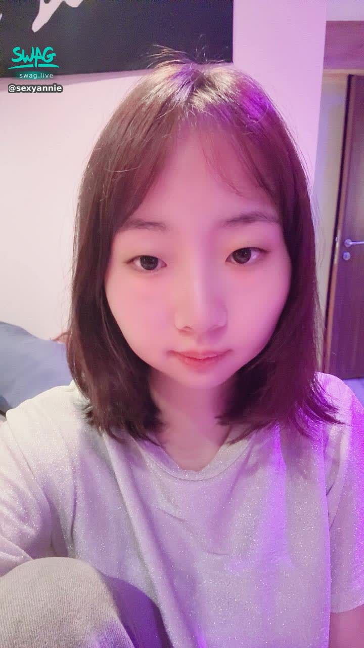 sexyannie : 今晚8點會有新影片上傳～
❤️