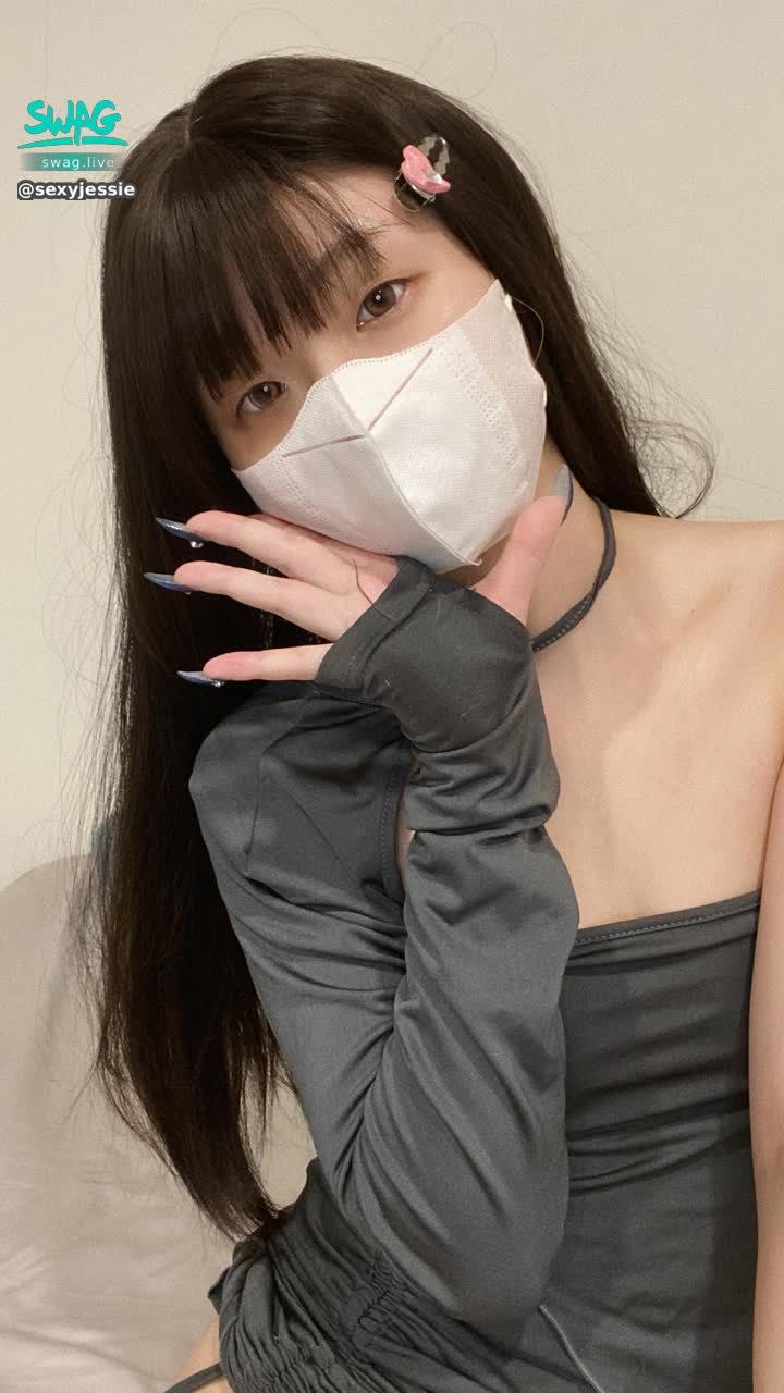 sexyjessie : 潔西休播中～～
最近事情比較多暫時不開直播呦🥺
預計週四回歸，希望哥哥們不要忘記我🥹🥹
聊天室訊息會回覆，歡迎私訊領影片聊聊天😈