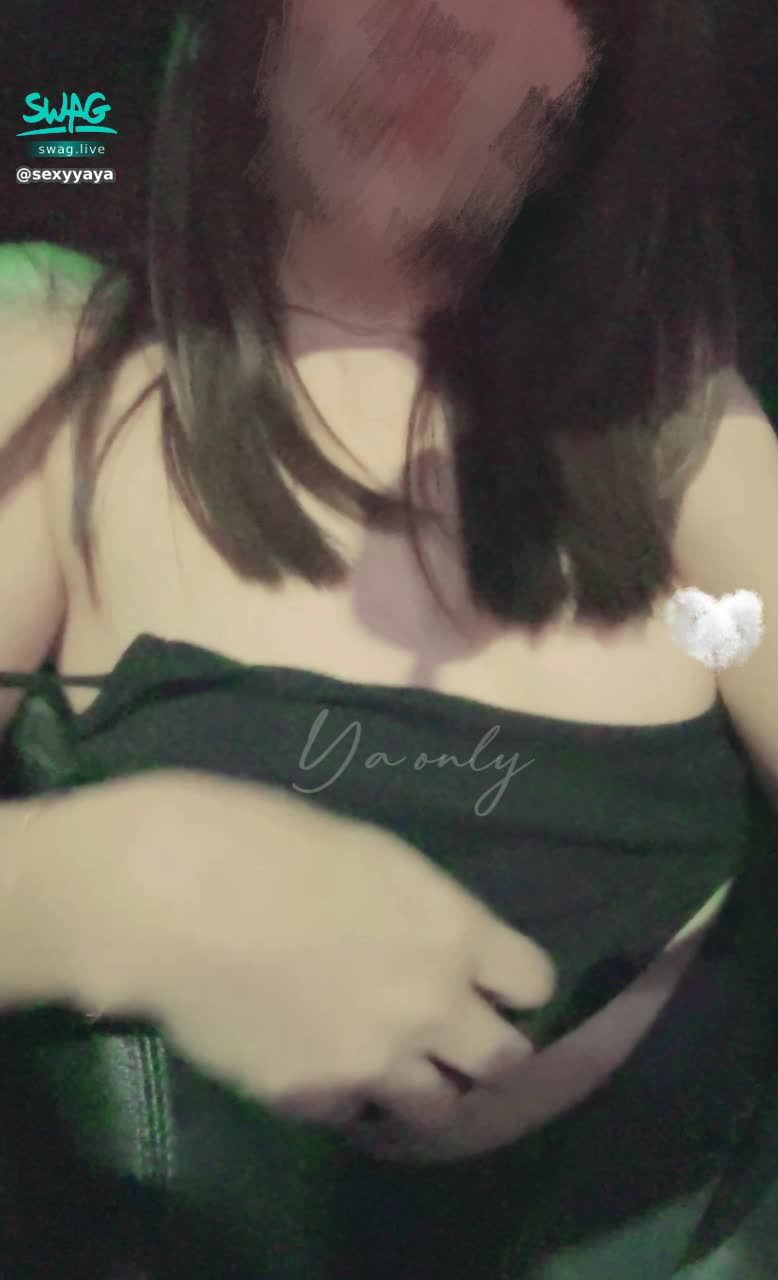 sexyyaya : 常常喜歡在車內偷偷露出一下🤭