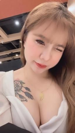 may_yy : Babe
臉上有點東西耶😳
細節怪看到就會回覆我是什麼東西呀❤️