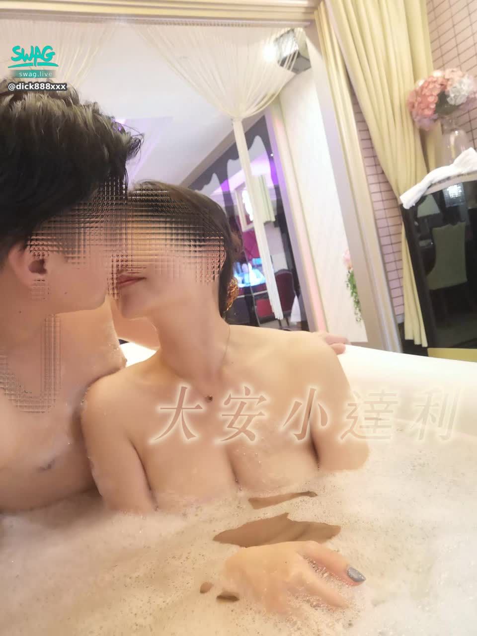 dick888xxx : 等等11點 直播開戰E奶妹紙！