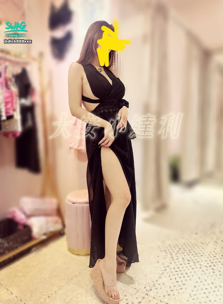 dick888xxx : 今晚的女主角！腿這麼長！ 我們11點直播見