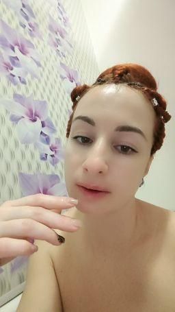 julielove : Naughty tongue licks her fingers and juicy lips