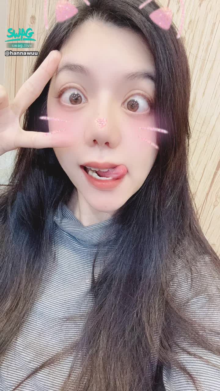 hannawuu : 晚上23:00準時上播
你們也要準時來喔❤️